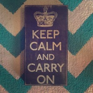 Cute wall decor “Keep Calm And Carry On”
